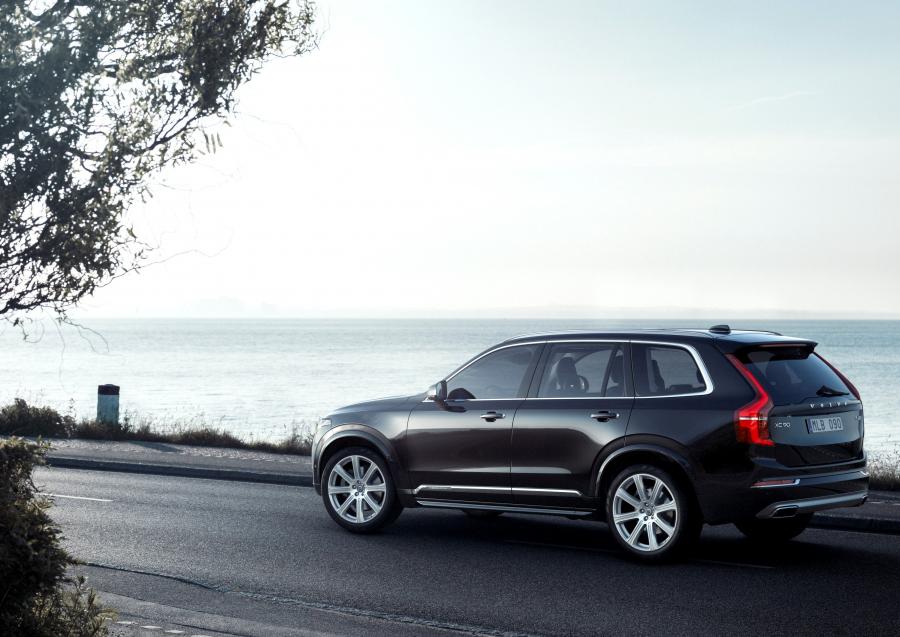  Volvo XC90 T6 AWD First Edition 2014 года  (фото 8 из 38)